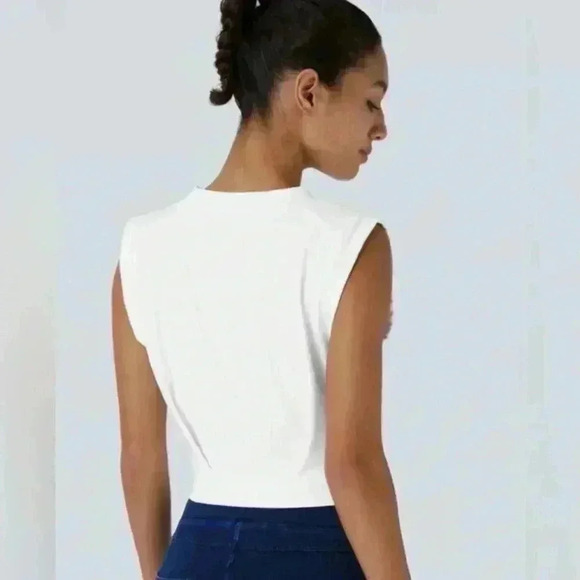 Halara Crew Neck Sleeveless Cropped Yoga Tank Top XS - Picture 2 of 3